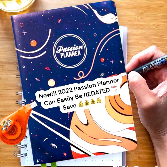 2022 Passion Planner Weekly Dated : Monday - Picture 2 of 7